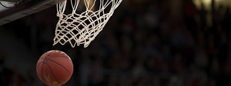 2026年NBA篮球比赛扣篮精彩瞬间，球员腾空而起