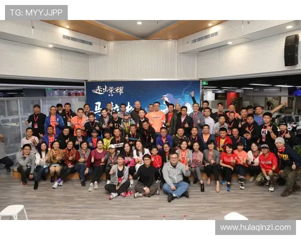 南京城市马拉松中街舞队灵活性展现引发观众热议与赞赏